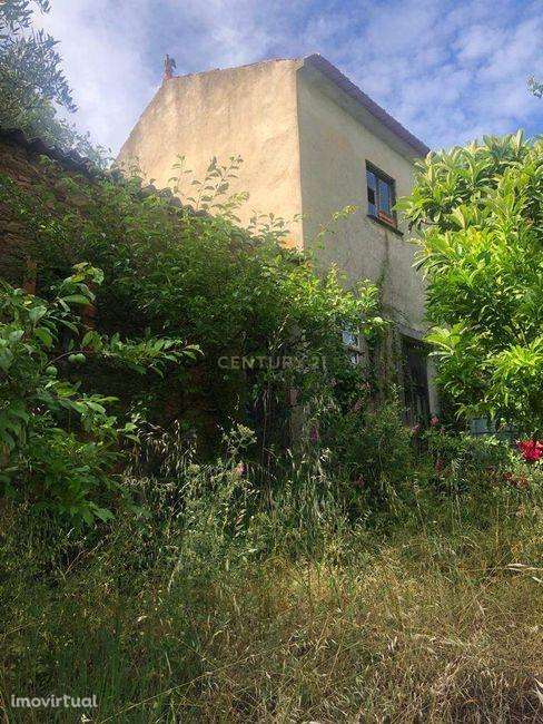 Moradia para reconstruir perto da Praia Fluvial de Fragas de São Simão - Grande imagem: 3/4