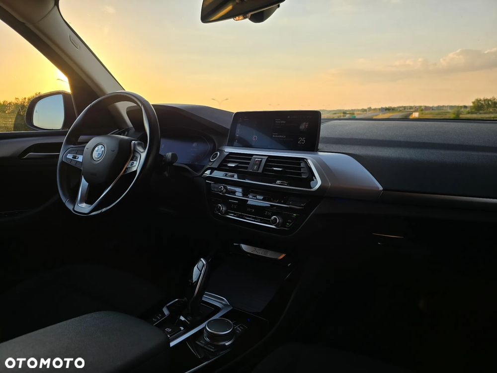 BMW X3 xDrive20d - 33