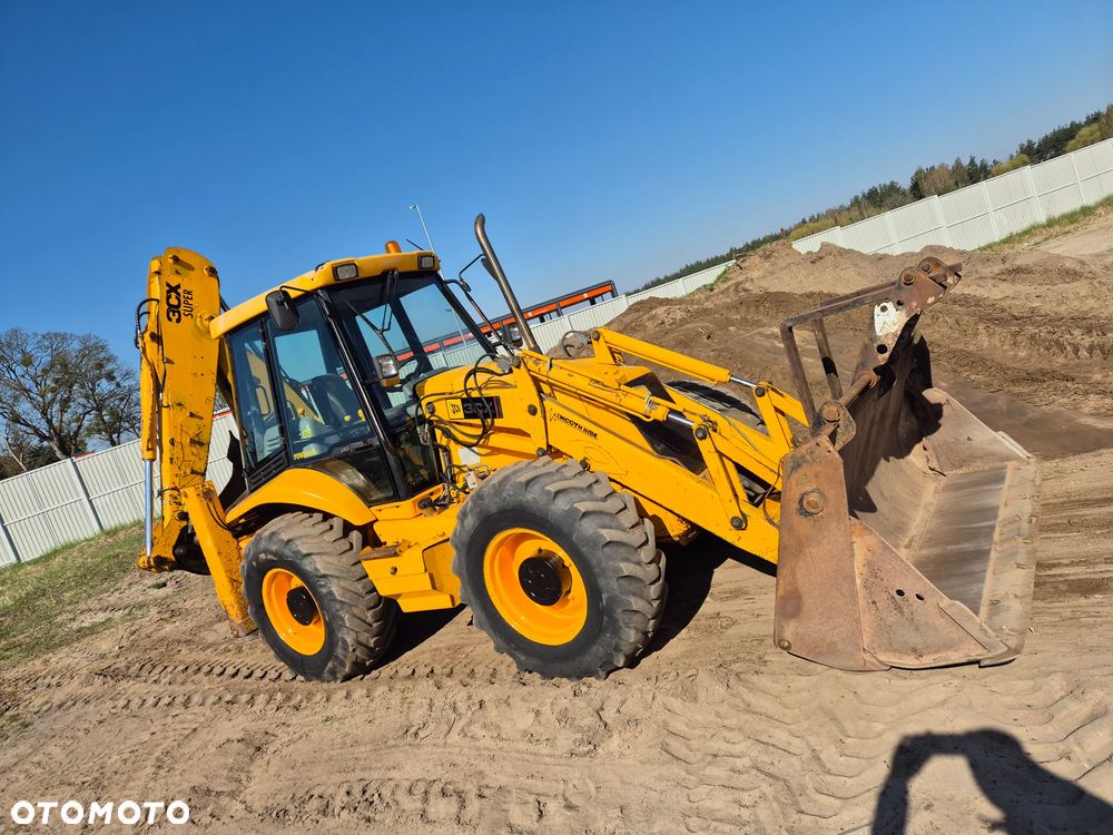 JCB 3cx na Rrównych kołach 4cx - 1