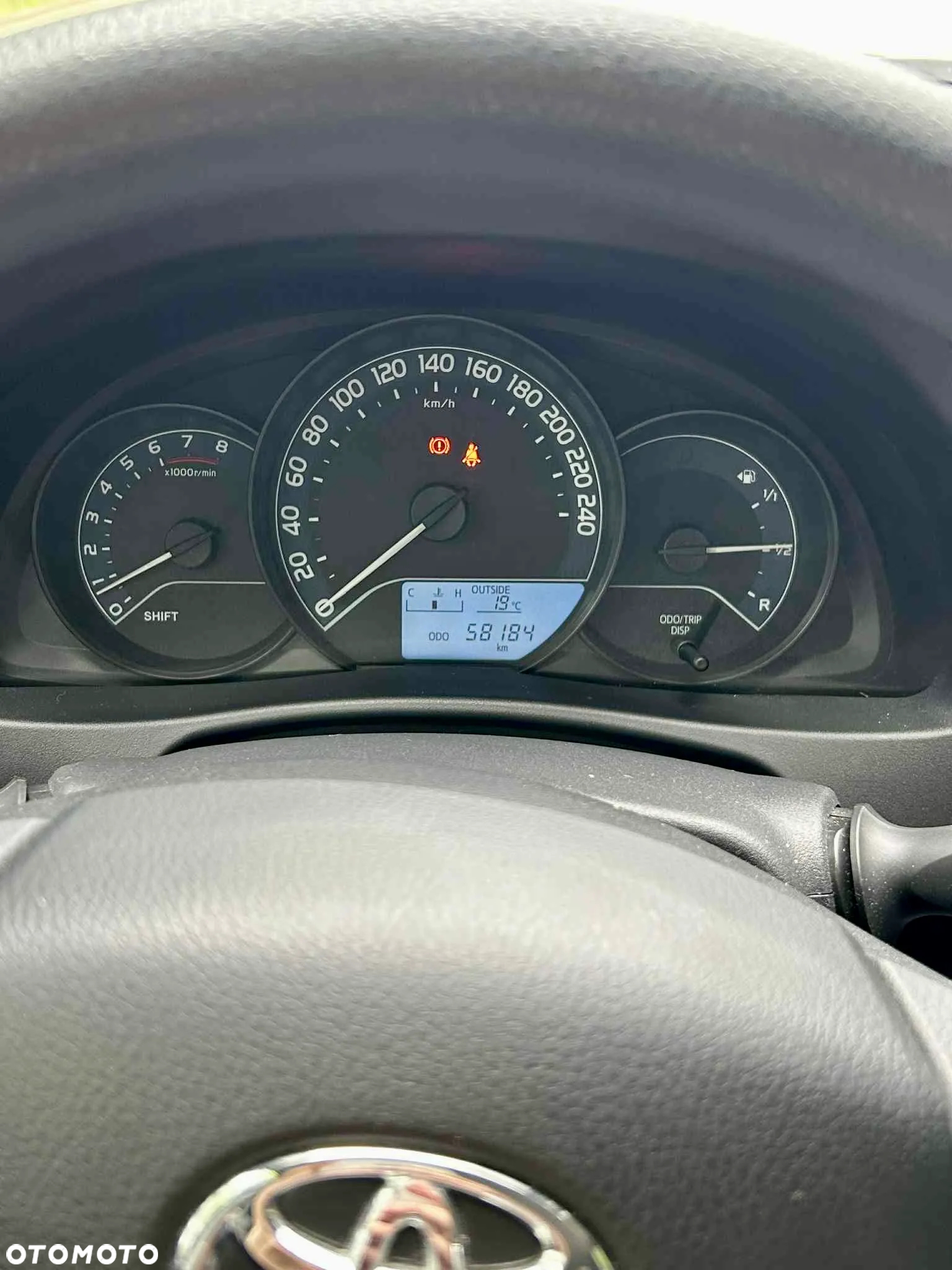 Toyota Auris 1.33 VVT-i Active - 19