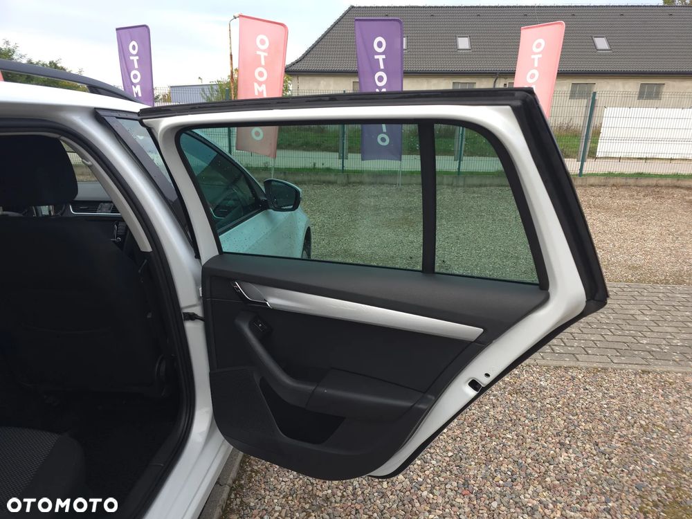 Skoda Octavia 1.4 TSI Ambition DSG - 12