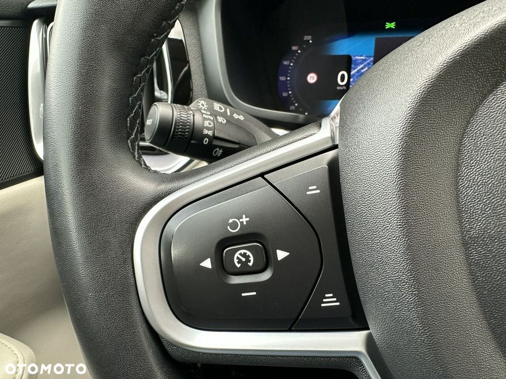 Volvo V60 B3 B DKG Essential - 19