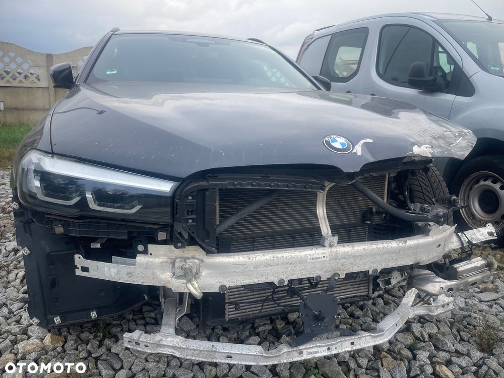 BMW Seria 5 530d xDrive Touring M Sport Edition - 3