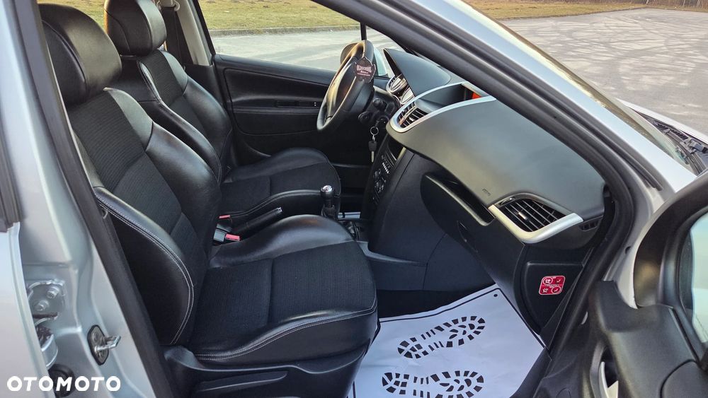 Peugeot 207 95 VTi Urban Style - 22