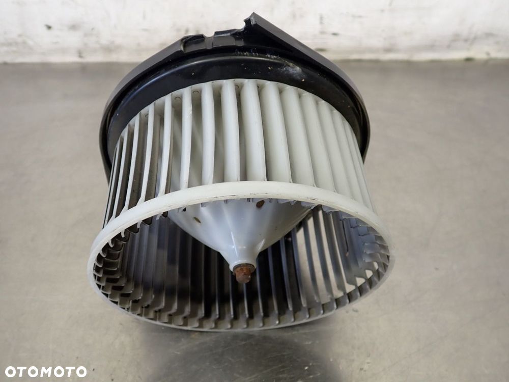 WENTYLATOR NAWIEWU MITSUBISHI OUTLANDER - 5