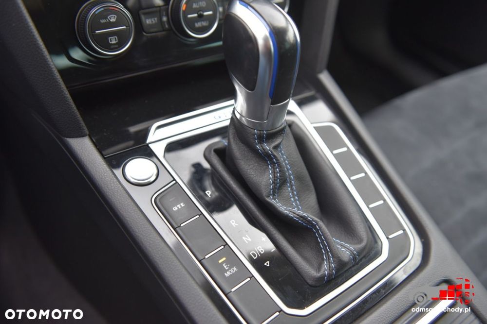Volkswagen Passat - 32
