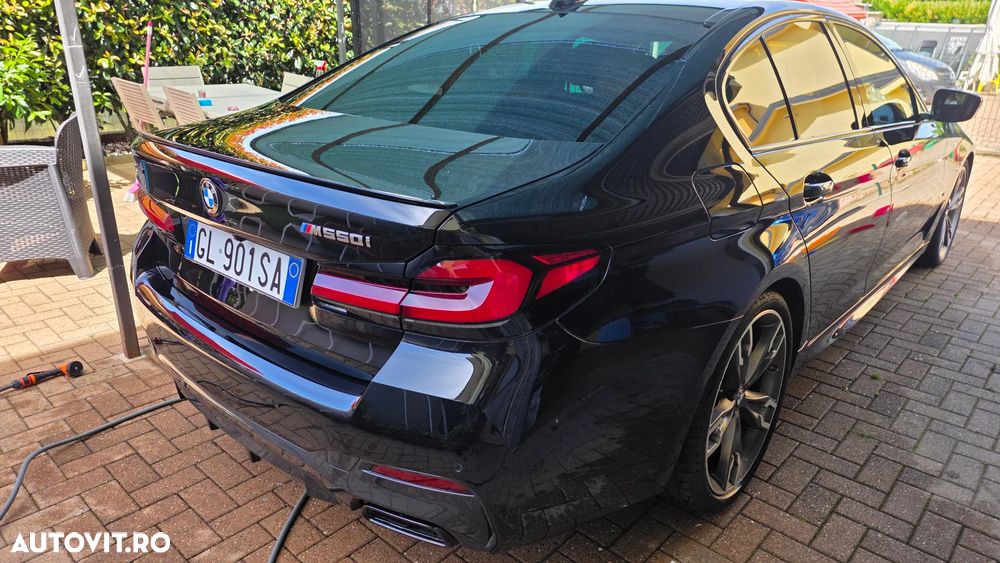 BMW Seria 5 550i xDrive - 8