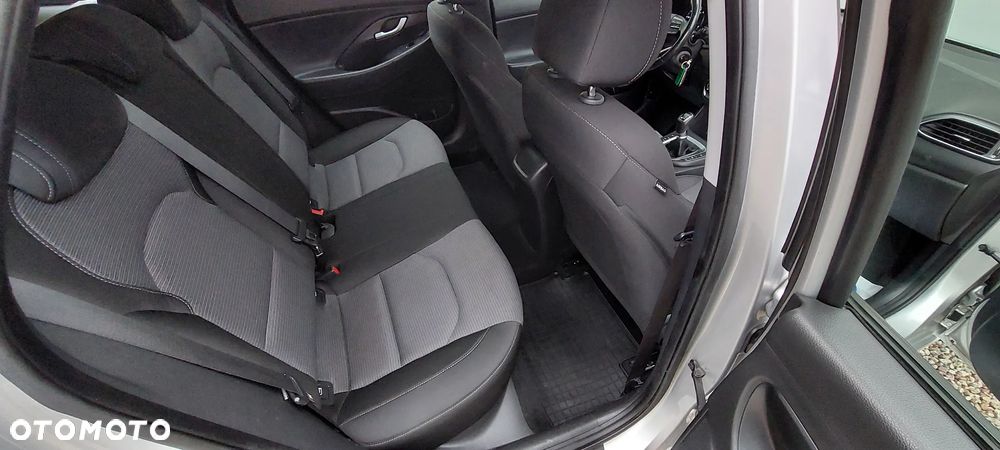 Hyundai i30 1.0 T-GDI Family - 26