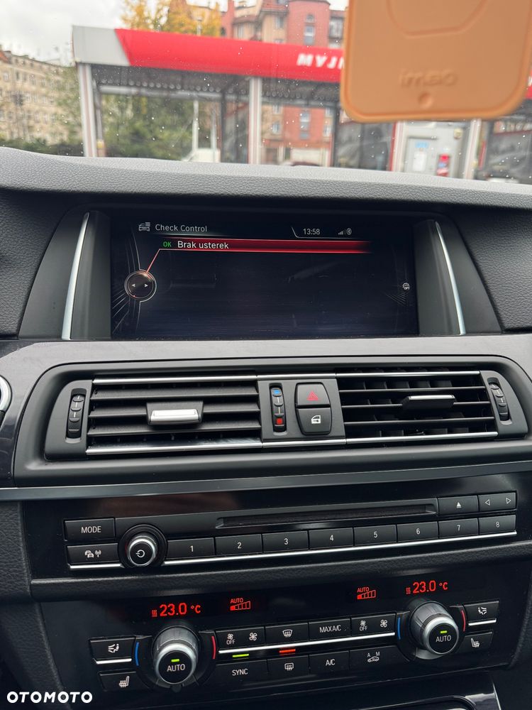 BMW Seria 5 520d Luxury Line - 28