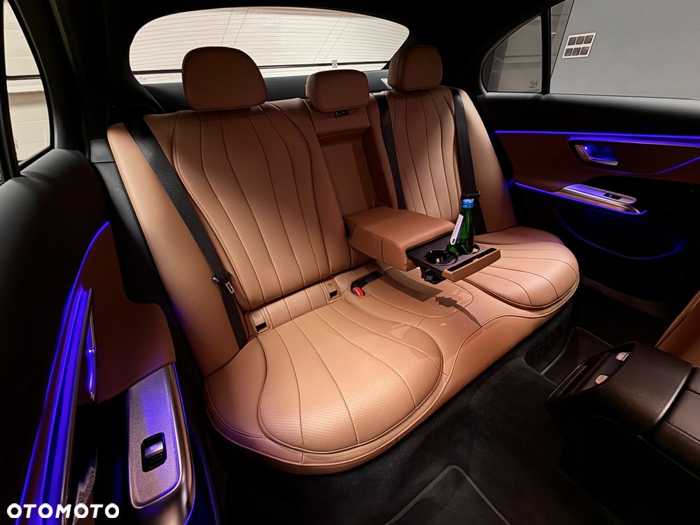Mercedes-Benz Klasa E 220 d mHEV 4-Matic AMG 9G-Tronic - 27