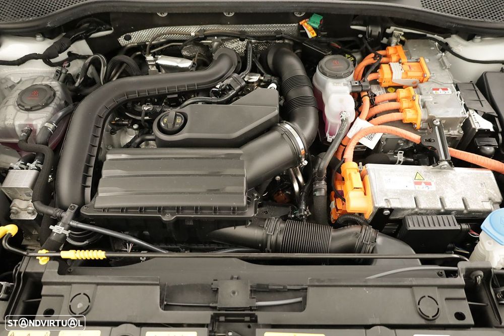 Cupra Formentor 1.5 e-Hybrid DSG - 25