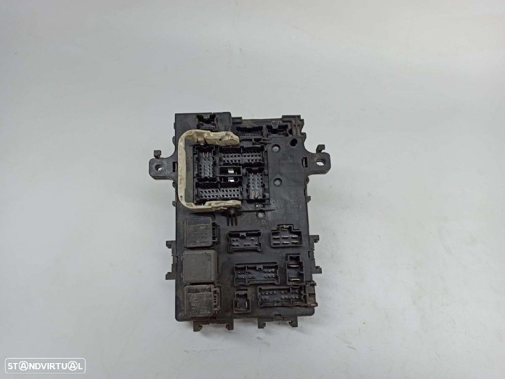 CAIXA DE RELÉS/ FUSÍVEIS NISSAN TERRANO/TERRANO.II (R20) COMFORT - 4