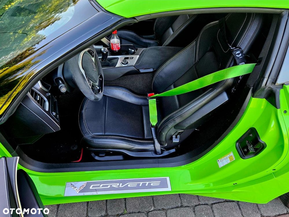Chevrolet Corvette - 24