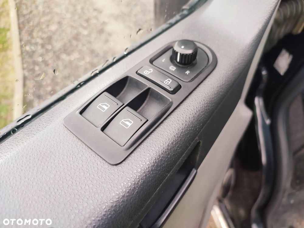 Volkswagen Transporter - 26