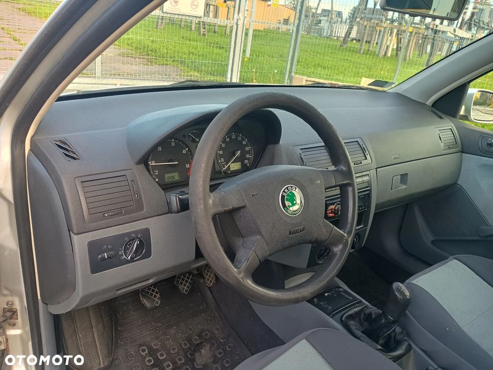 Skoda Fabia 2001 photo 4