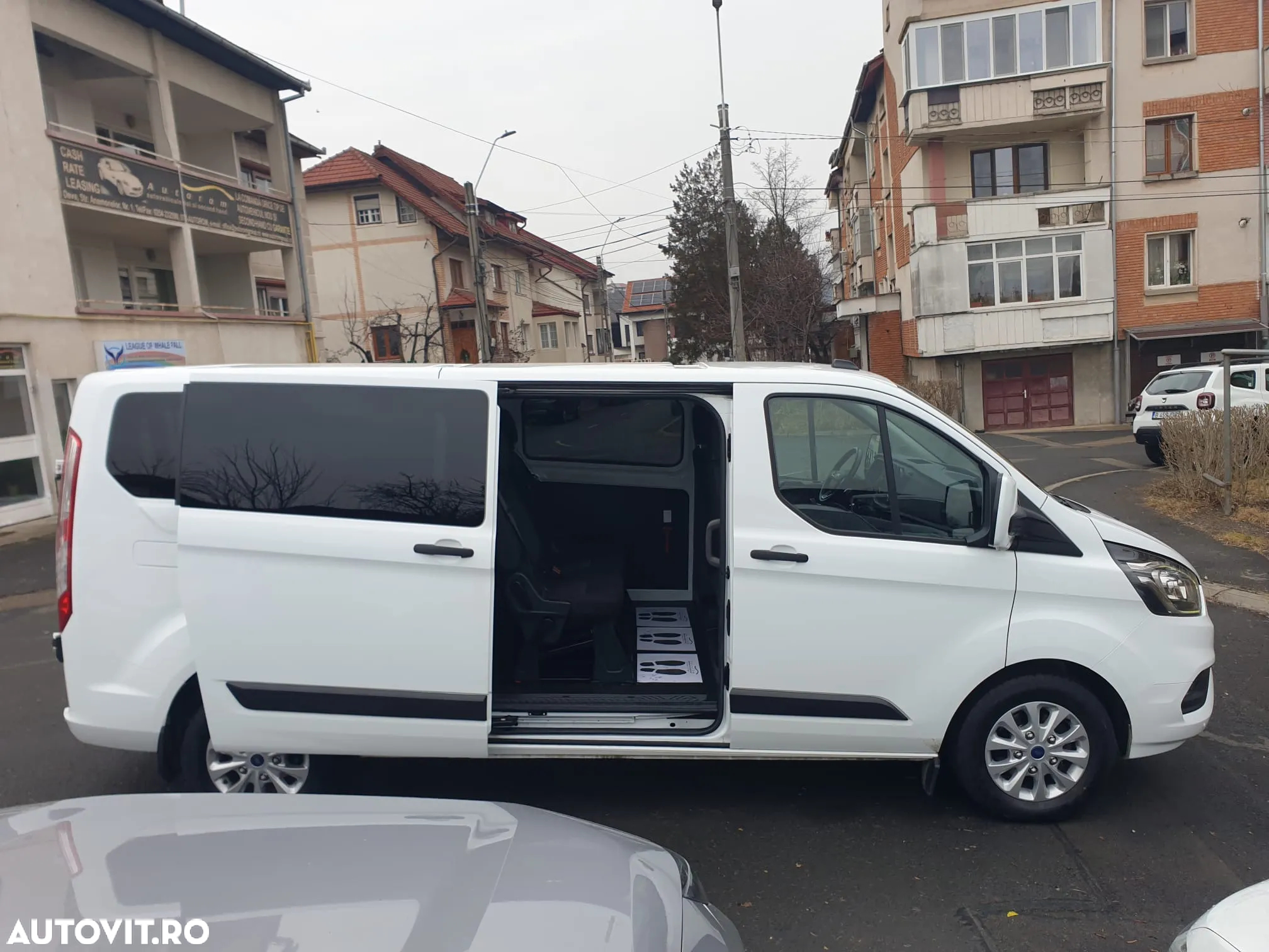 Ford Transit Custom Shuttle Bus 320 2.0 EcoBlue 130 CP L2H1 Trend - 9