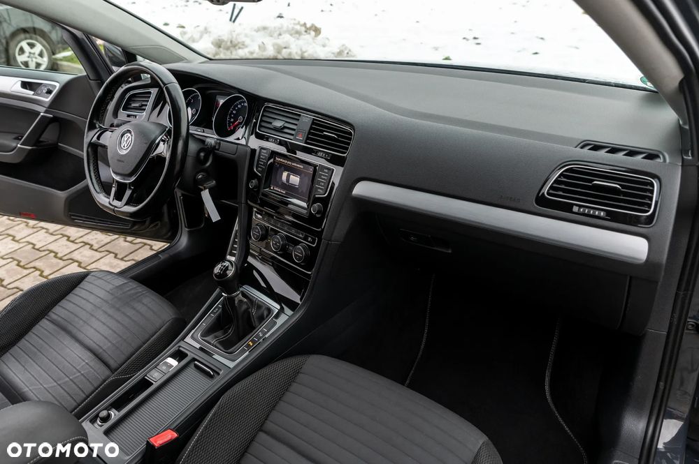 Volkswagen Golf 2.0 TDI BlueMotion Technology Cup - 24