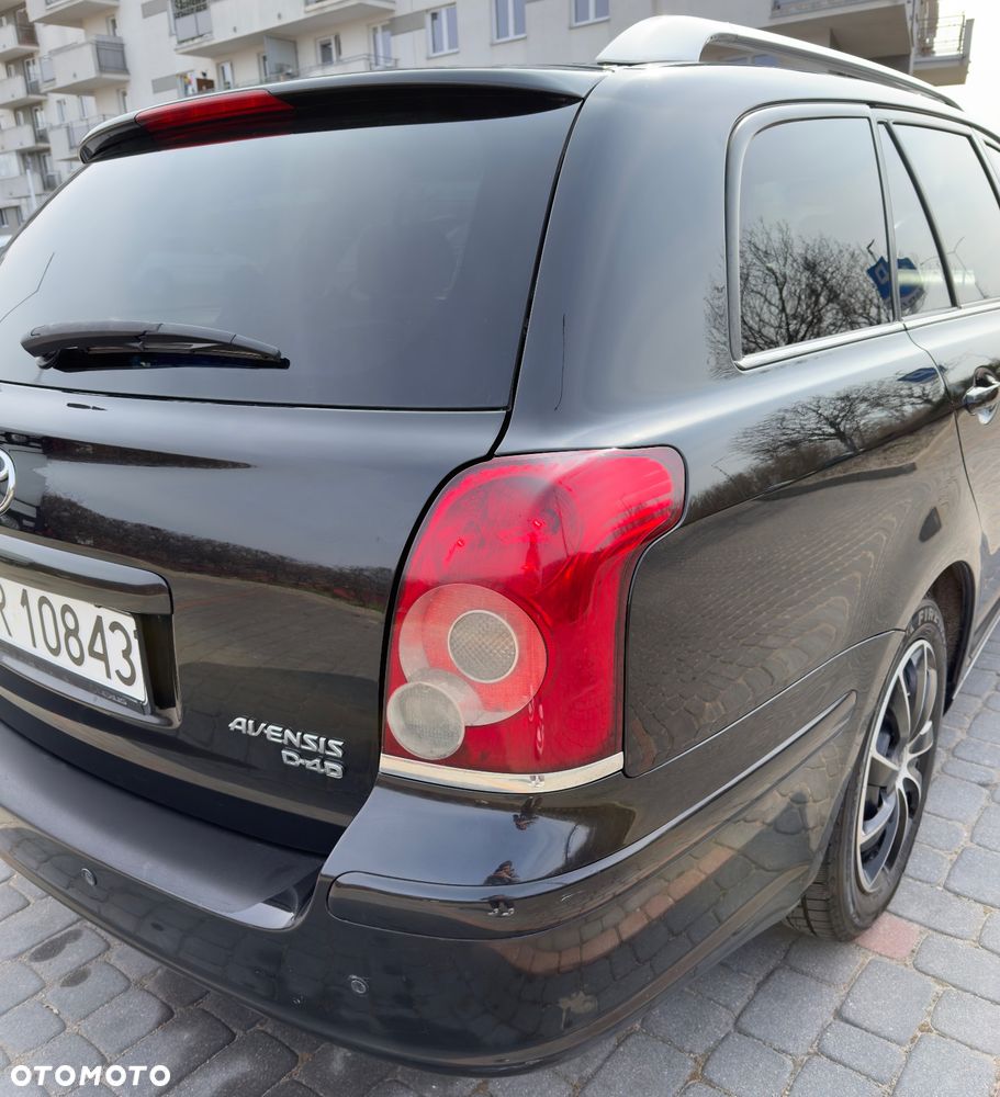 Toyota Avensis - 11