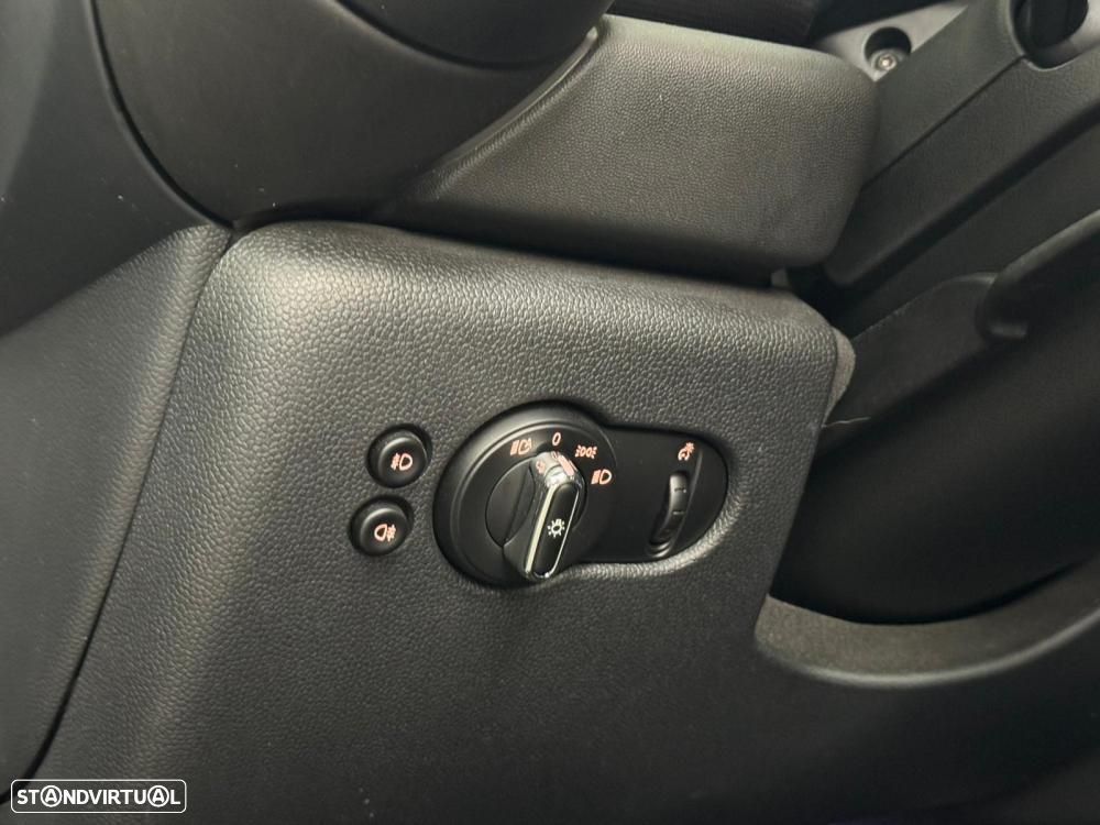 MINI 3 Portas Cooper SE Premium Essential - 30