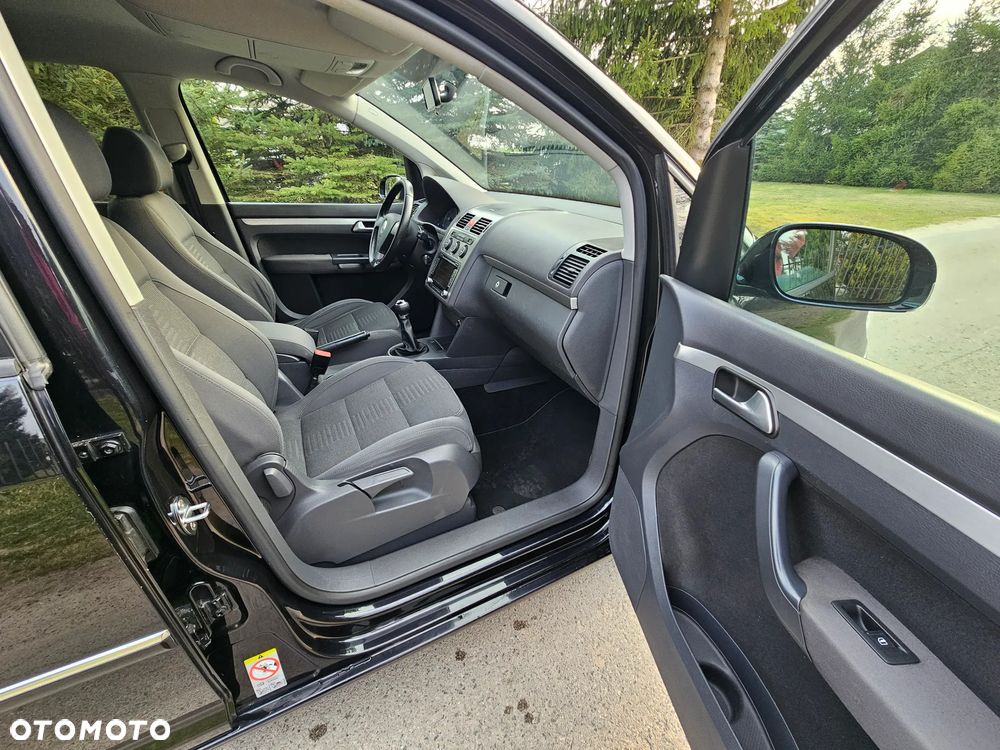 Volkswagen Touran 2.0 TDI DPF Highline - 5