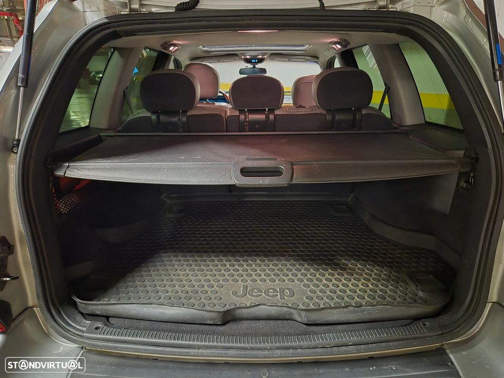 Jeep Grand Cherokee 2.7 CRD Overland - 34