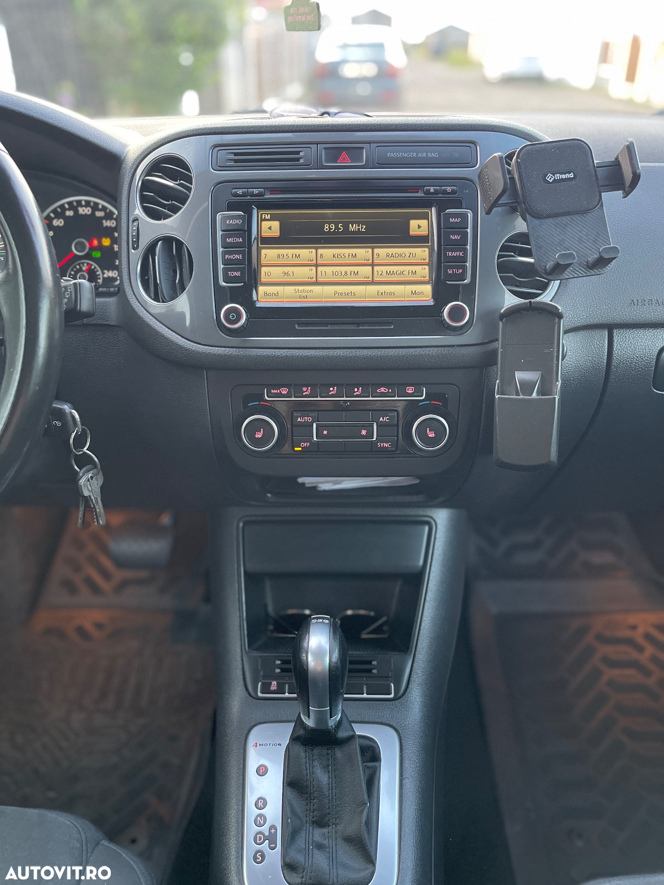 Volkswagen Tiguan 2.0 TDI DPF 4Motion BlueMotion Technology DSG Lounge Sport & Style - 17