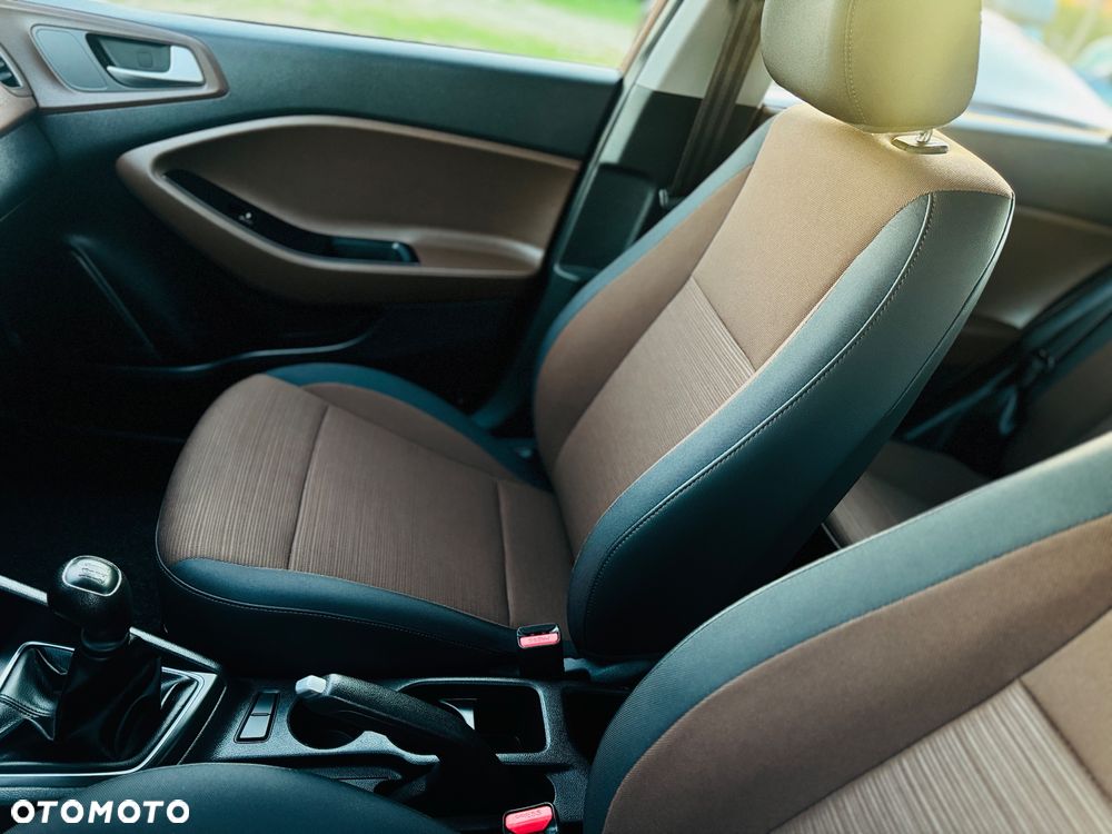 Hyundai i20 1.2 Intro Edition - 12