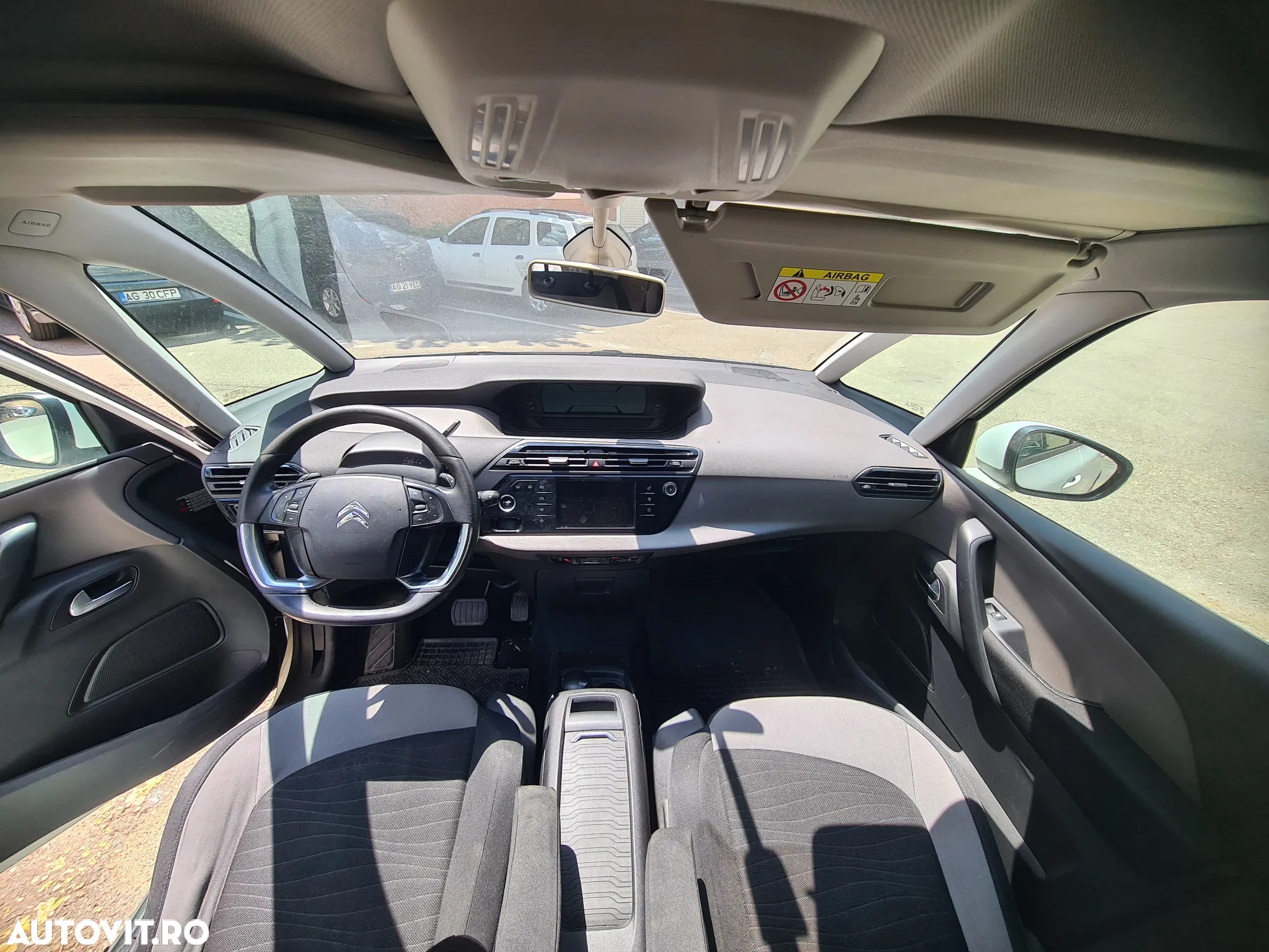Citroën C4 Picasso 1.6 e-HDI Aut. Attraction - 6