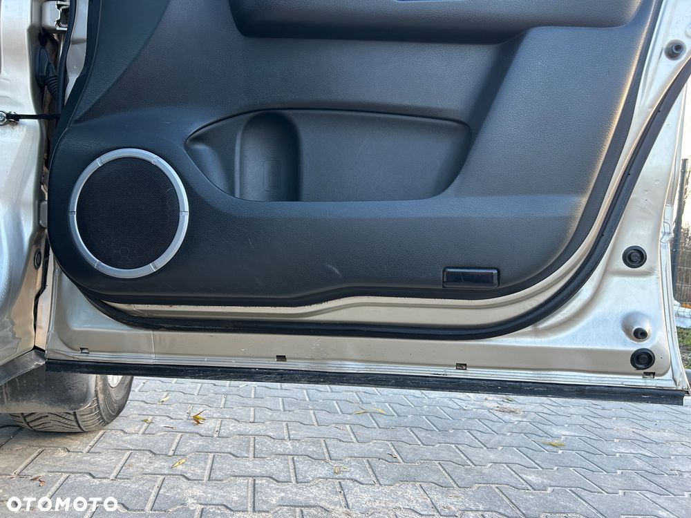 Suzuki Grand Vitara 1.9 DDiS De luxe - 16