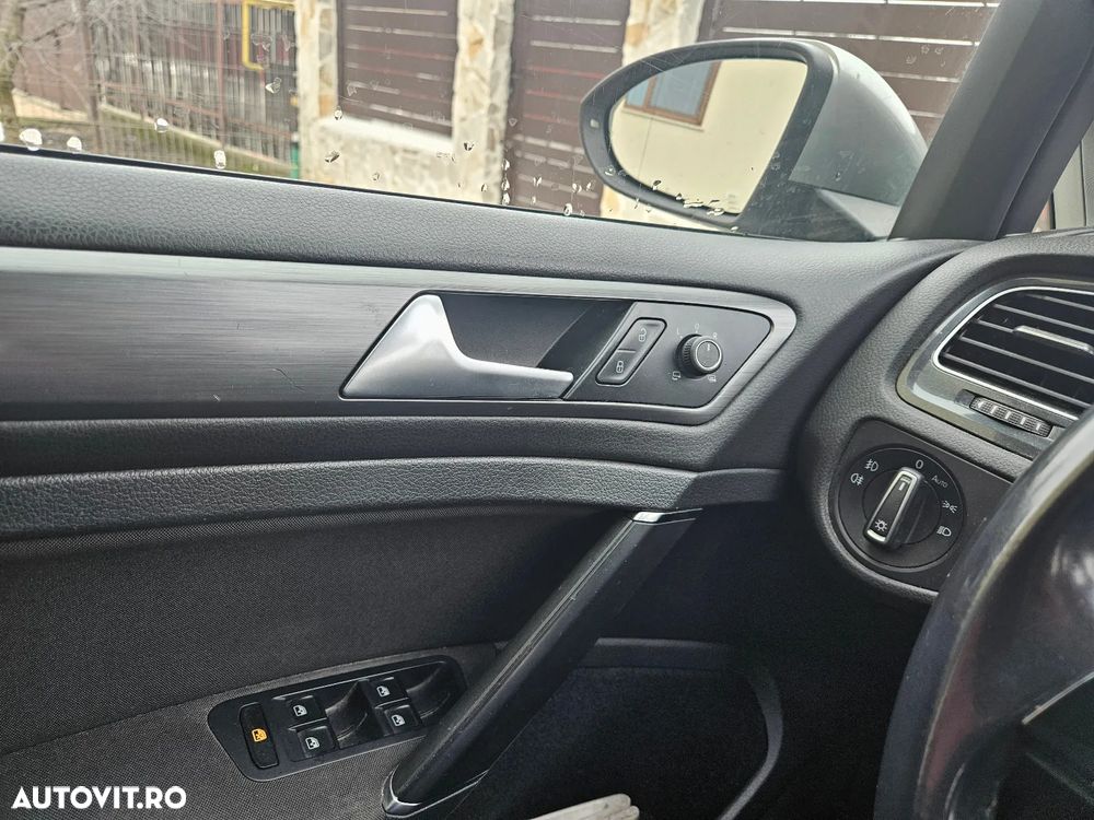 Volkswagen Golf 1.6 TDI Comfortline - 10