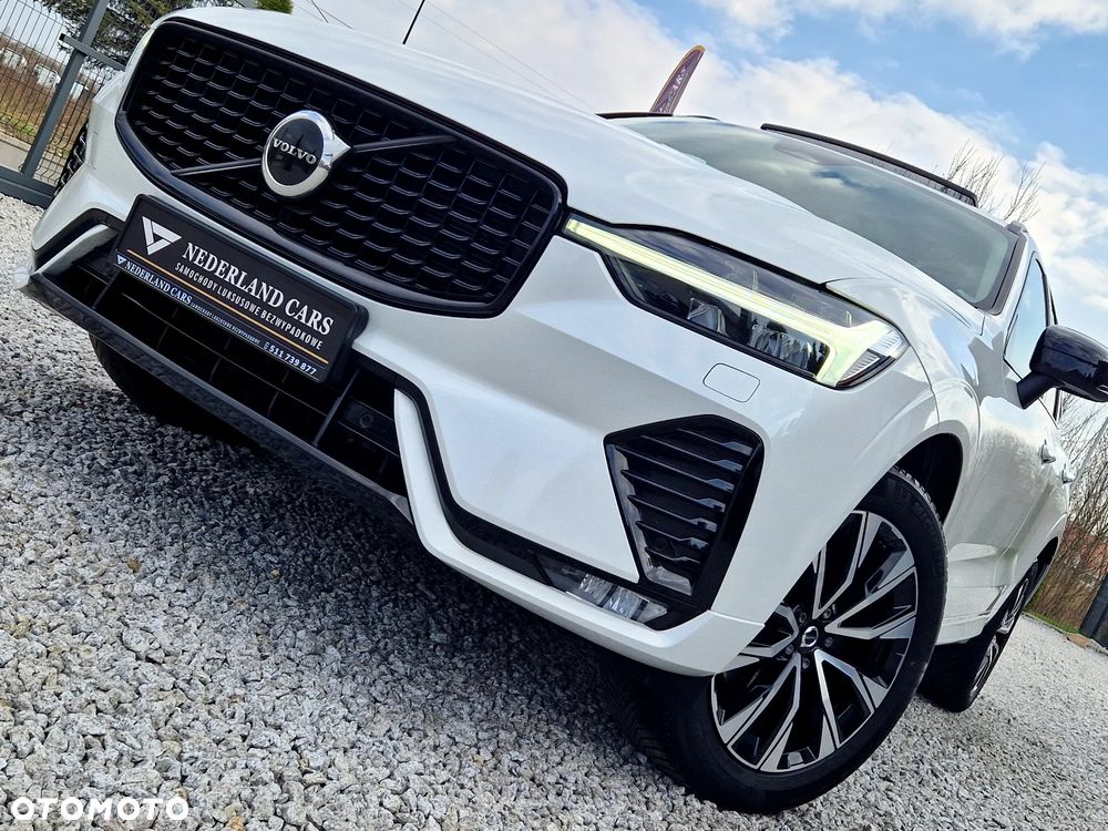 Volvo XC 60 B4 D Plus Dark - 38