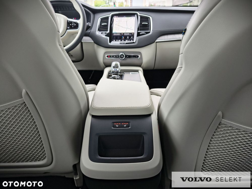 Volvo XC 90 - 30