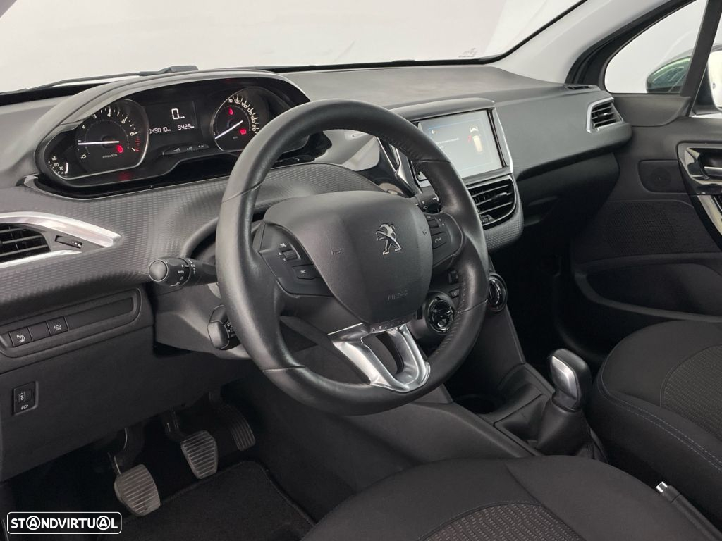 Peugeot 208 1.2 PureTech Signature - 17