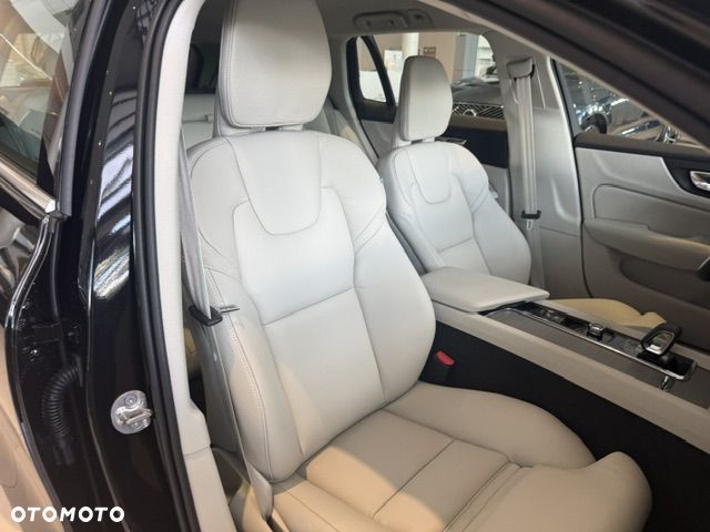 Volvo V60 B4 B Plus Bright - 35