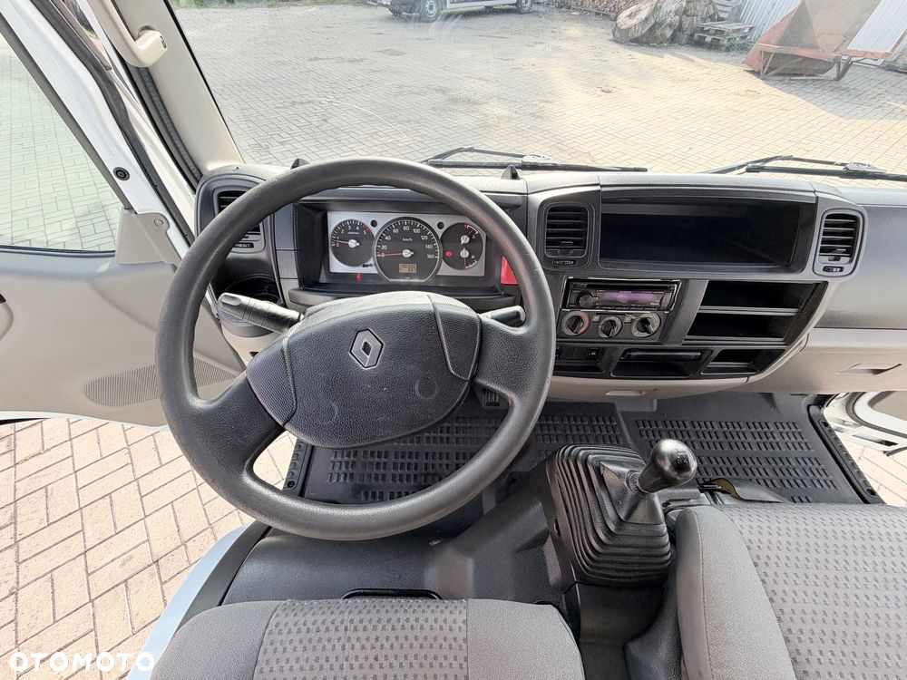 Renault Maxity - 20