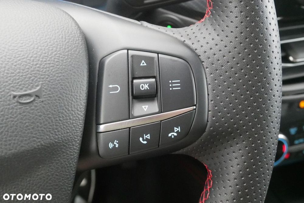 Ford Kuga - 36