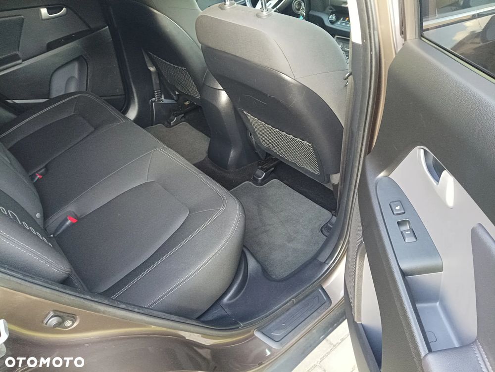 Kia Sportage 2.0 CVVT 2WD Spirit - 12