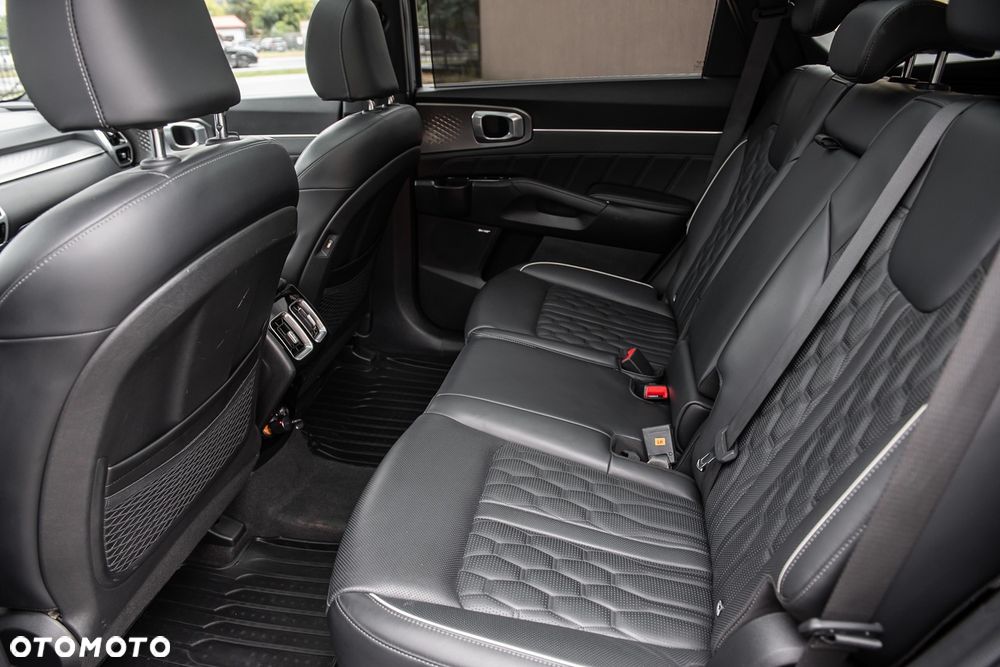 Kia Sorento - 33