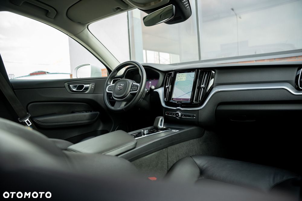Volvo XC 60 B4 D Geartronic Momentum Pro - 29