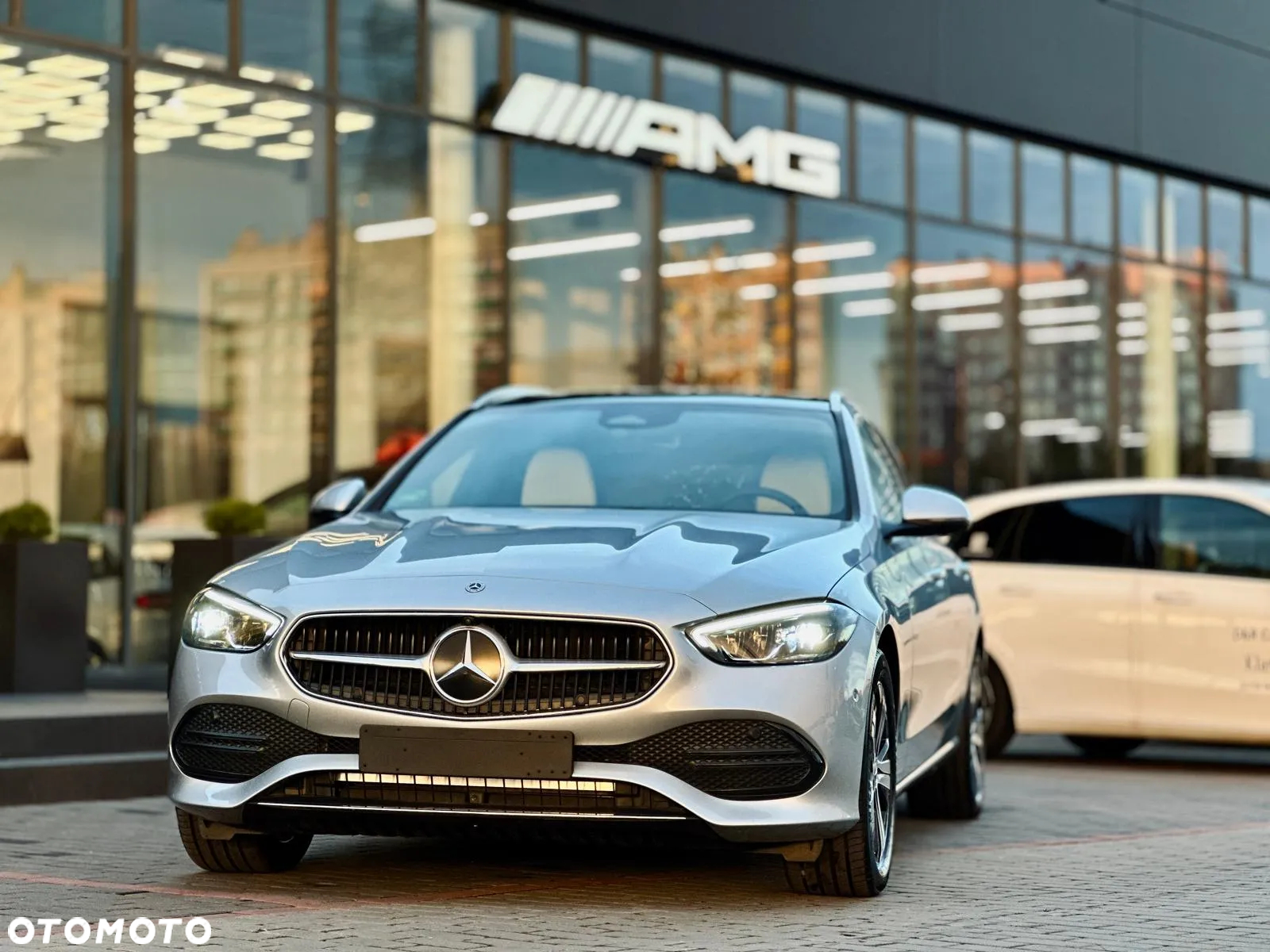 Mercedes-Benz Klasa C 300 de PHEV 4-Matic Avantgarde - 37