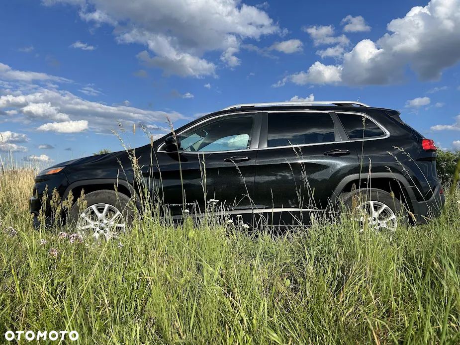 Jeep Cherokee - 4