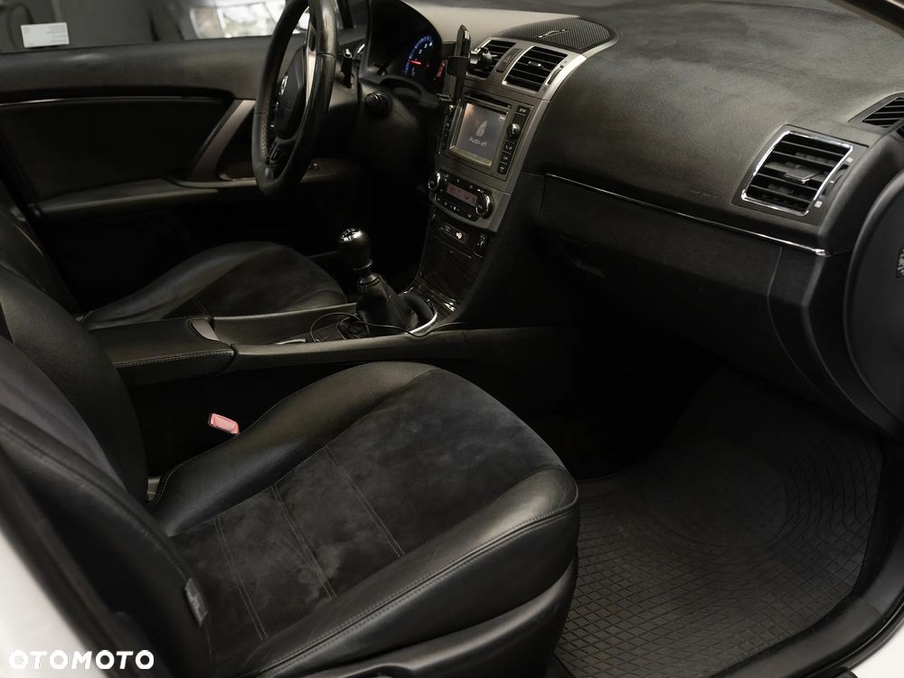 Toyota Avensis 2.0 Business Edition - 12