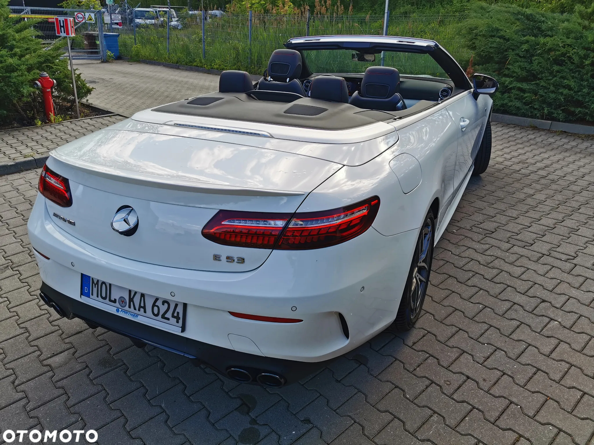 Mercedes-Benz Klasa E AMG 53 4Matic+ Cabrio AMG Speedshift TCT-9G - 6