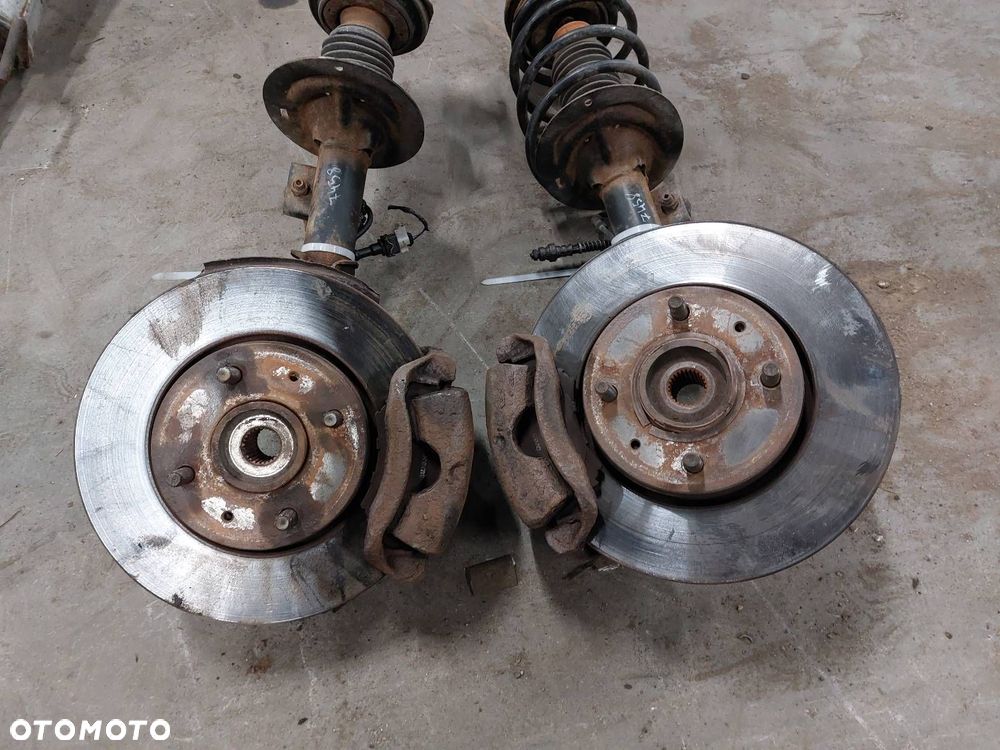 AMORTYZATOR ZWROTNICA LEWY PRAWY PRZÓD HAMULCE VOLVO S40 V40 I LIFT 1.9 DI - 3