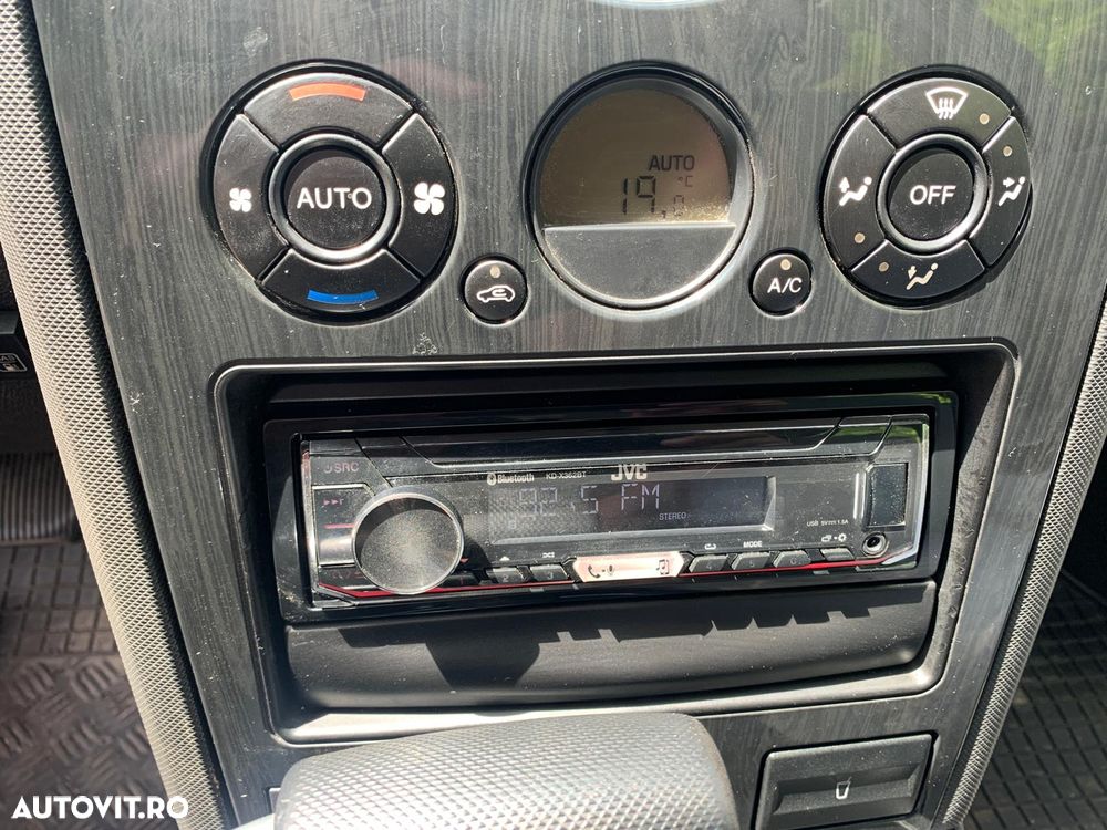 Ford Mondeo Wagon 2.0 Aut. Trend - 12