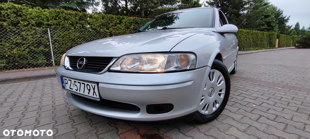 Opel Vectra 1.8 Comfort - 1