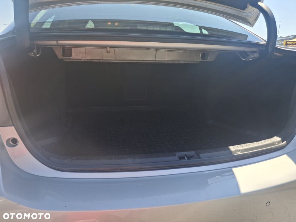 Toyota Avensis 1.8 Active - 4