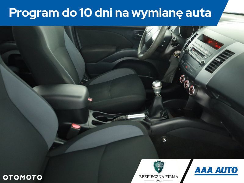 Mitsubishi Outlander - 9