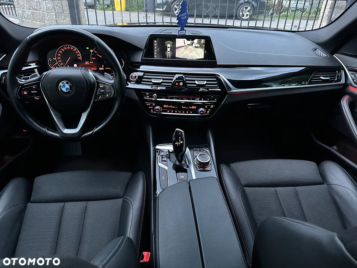 BMW Seria 5 520d Sport Line - 9