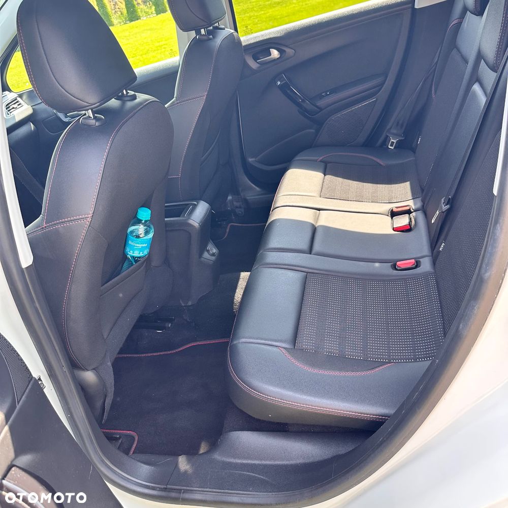 Peugeot 2008 - 14